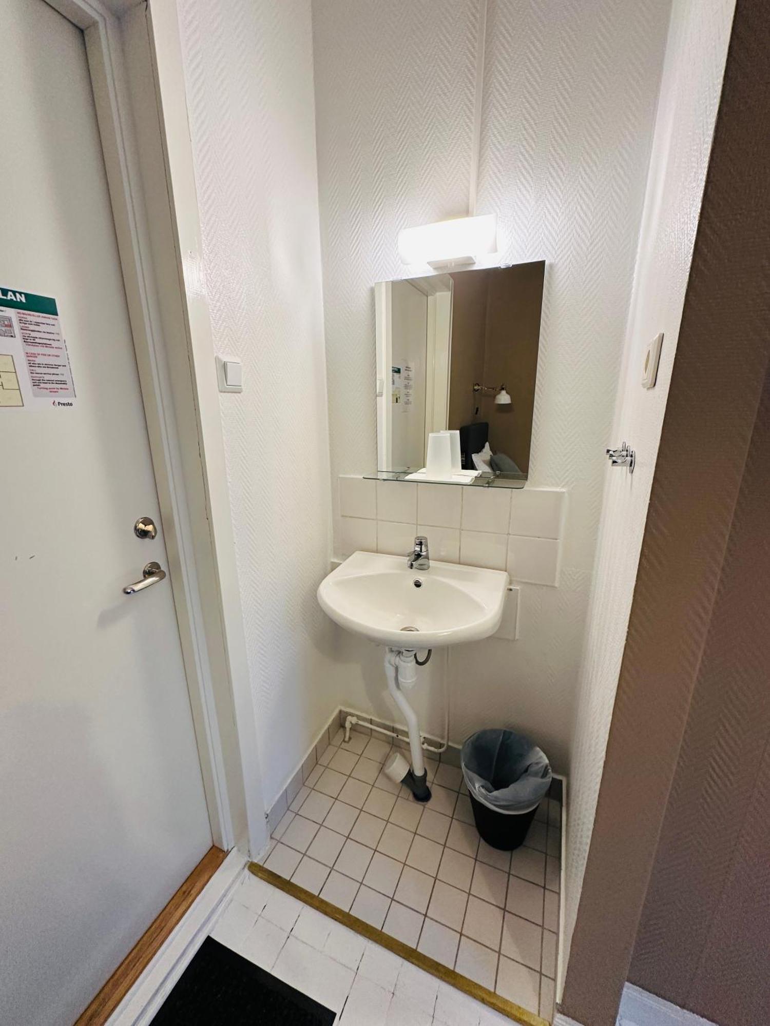 Vattengraendens Vandrarhem & Hotel Norrköping Quarto foto