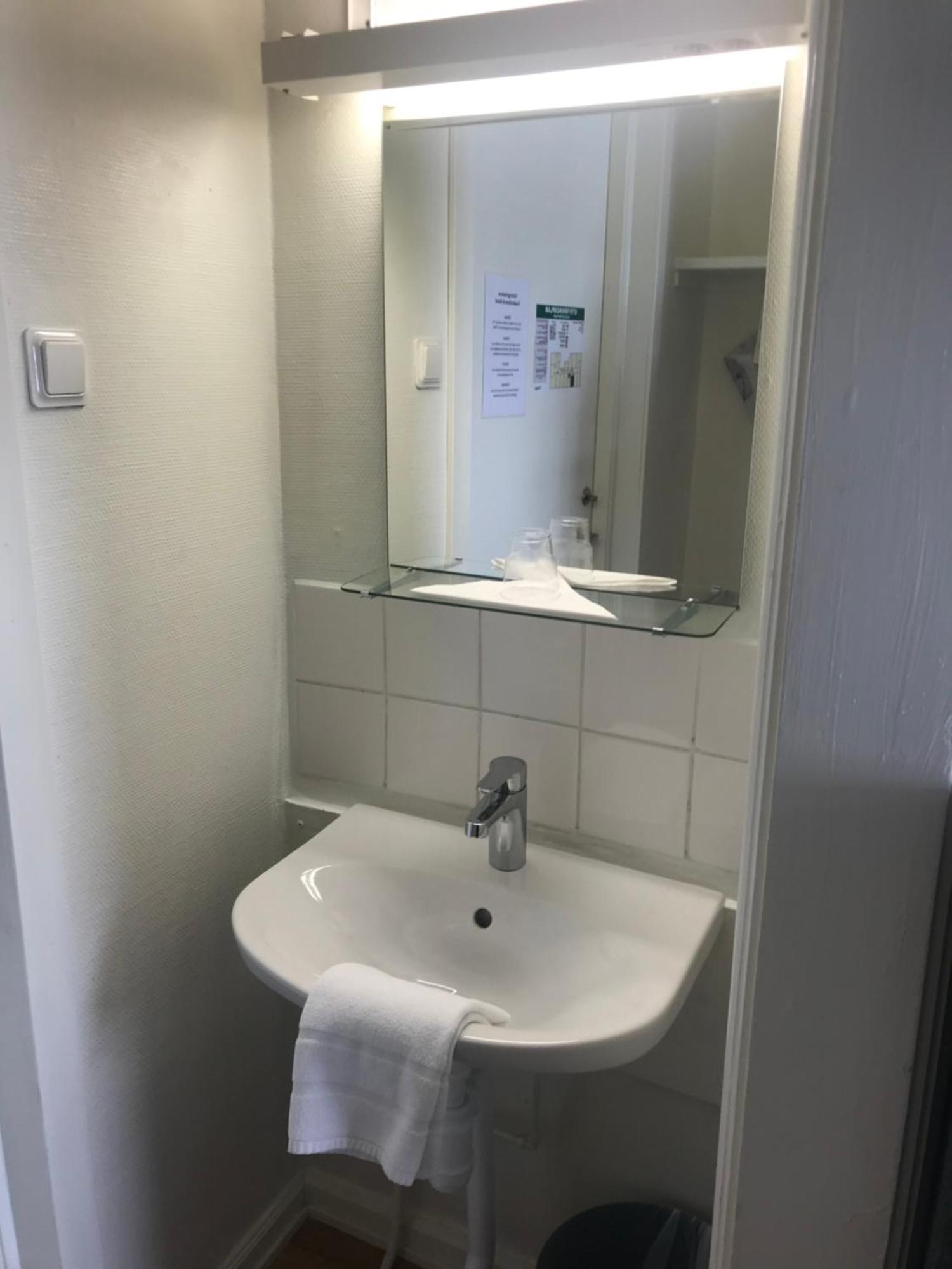 Vattengraendens Vandrarhem & Hotel Norrköping Quarto foto