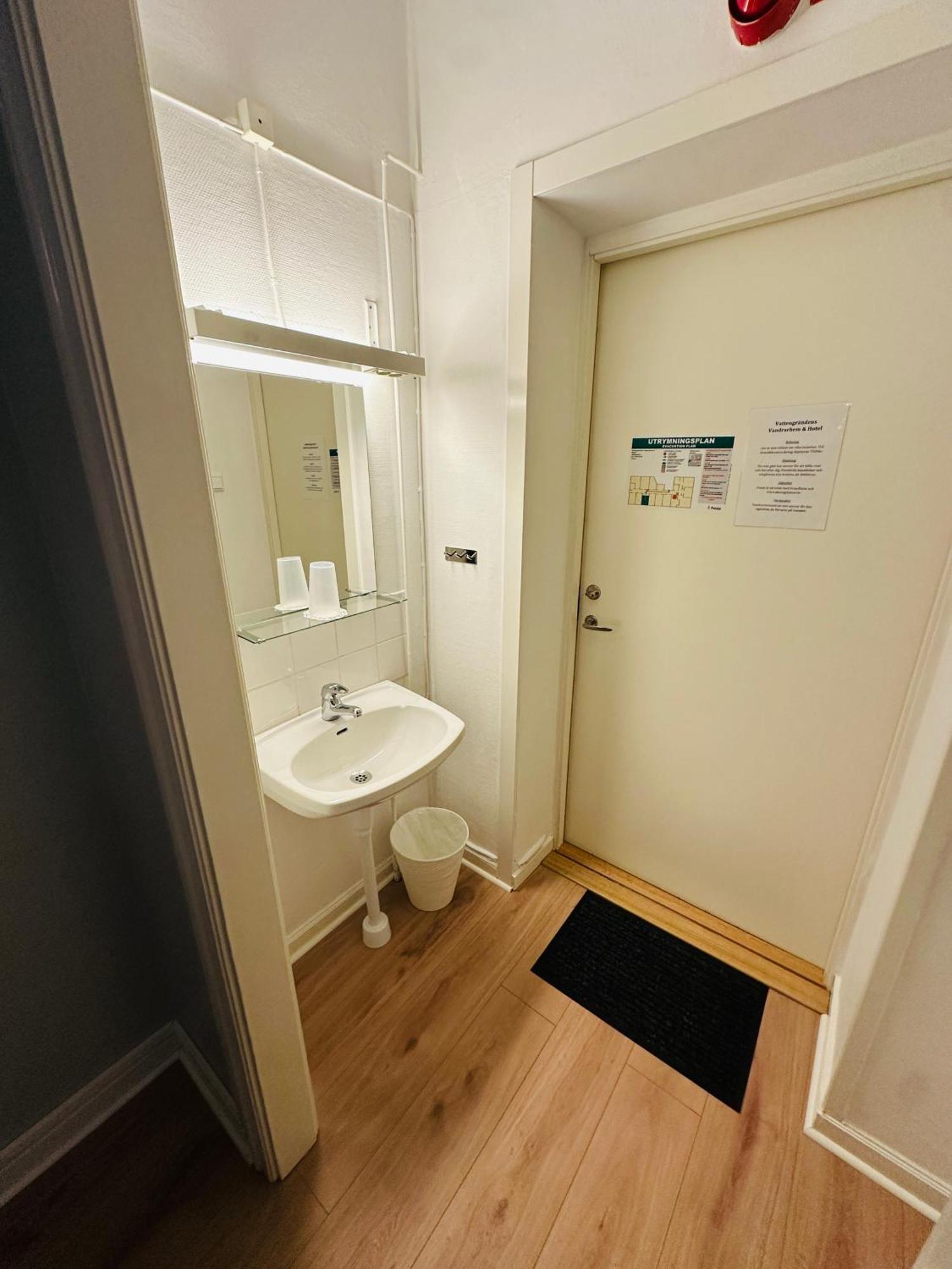 Vattengraendens Vandrarhem & Hotel Norrköping Quarto foto